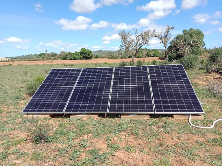 Instalacion Solar Con Baterias Solares En Son Macia (1)
