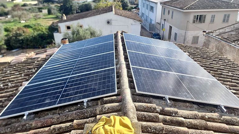 Son Carrio Instalacion Solar De 4,6kw Con Inversor Monofasico Fronius Primo 4.6 Placas Solares